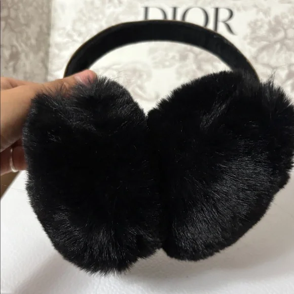 Upcycled Gucci Black Fur Earmuffs - Picture 5 of 6
